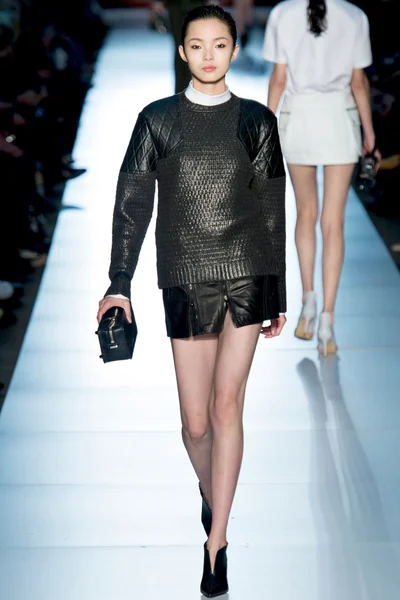 Look 11